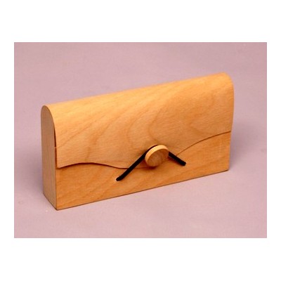 Destaca con nuestra cartera de madera, un accesorio único y original para llevar tus pertenencias con estilo