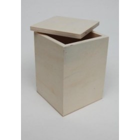 Mantén tus objetos preciados organizados y seguros en nuestra caja de madera, el complemento perfecto para tu decoración